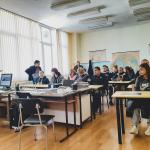 ученици от СУ Гео Милев и презентатор